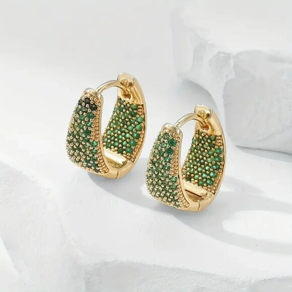 “Nora” 18k Gold Huggie Hoop Earrings - Vivid Emerald Green Zirconia Gemstones - Picture 1 of 2